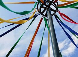 Maypole pole